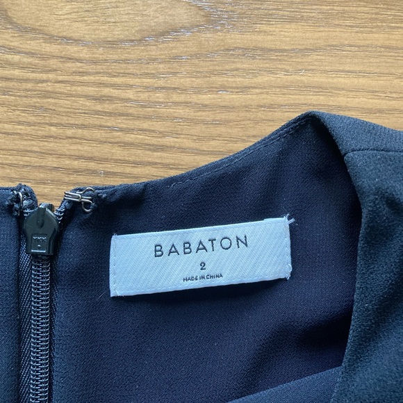 Aritzia black dress size 2 lined. Great condition - Picture 2 of 4